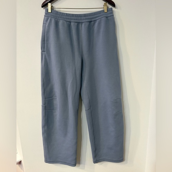 Aritzia FormaFleece™ Replenish Sweatpant - Picture 3 of 9